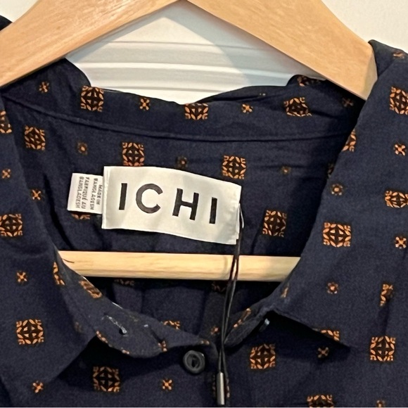 Pattered shirt - Picture 2 of 3